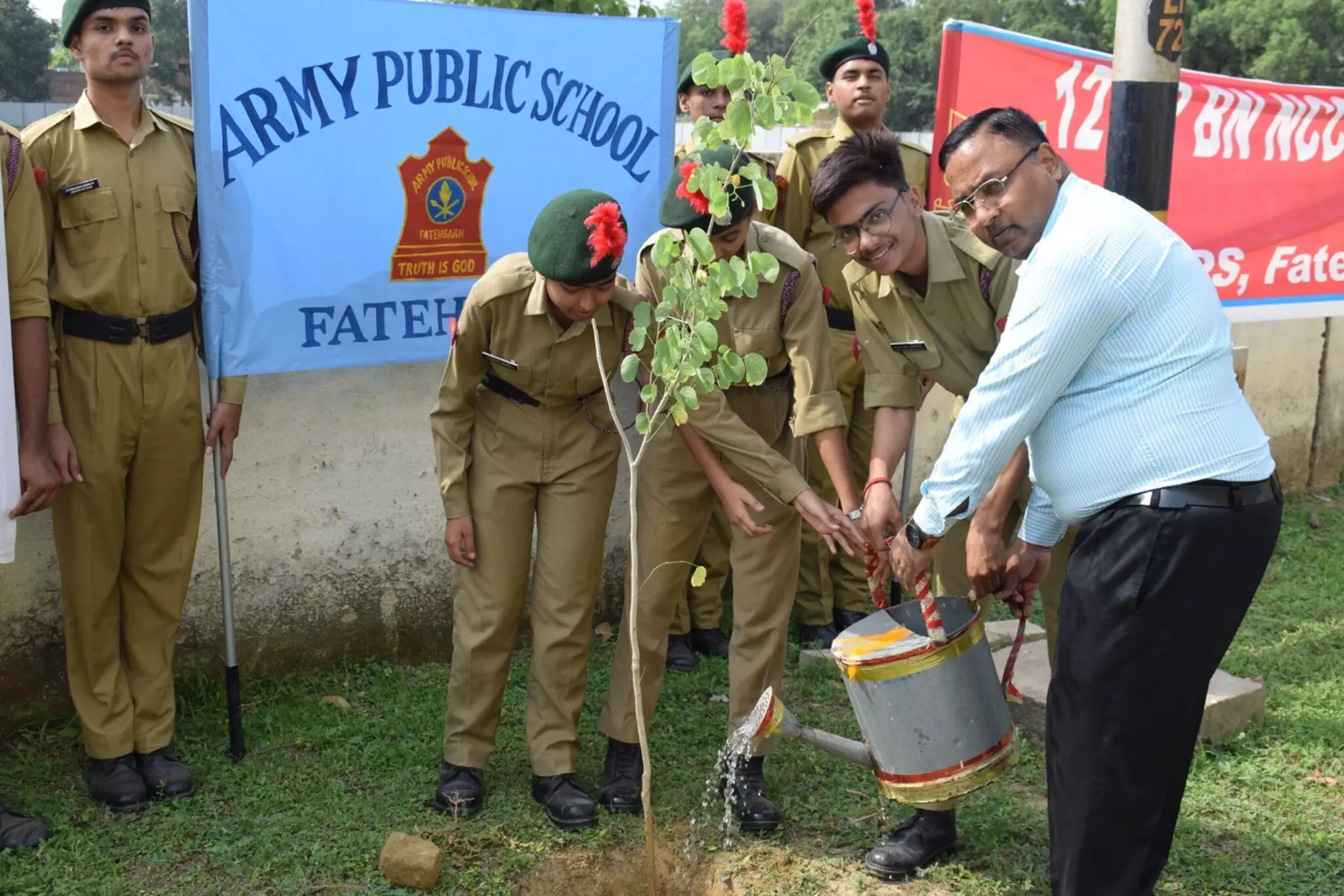 Farrukhabad: आर्मी पब्लिक स्कूल में विश्व पर्यावरण दिवस पर हुआ वृक्षारोपण Farrukhabad: आर्मी पब्लिक स्कूल में विश्व पर्यावरण दिवस पर हुआ वृक्षारोपण