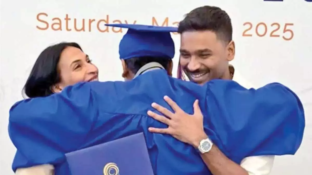 धनुष, ऐश्वर्या रजनीकांत ने बेटे के खास दिन के लिए मतभेदों को किनारे रखा धनुष, ऐश्वर्या रजनीकांत ने बेटे के खास दिन के लिए मतभेदों को किनारे रखा