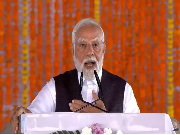 प्रधानमंत्री मोदी ने जम्मू-कश्मीर में प्रमुख रेलवे परियोजनाओं का उद्घाटन करते हुए कही ये बात प्रधानमंत्री मोदी ने जम्मू-कश्मीर में प्रमुख रेलवे परियोजनाओं का उद्घाटन करते हुए कही ये बात