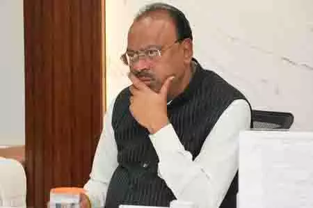 महाराष्ट्र में अवैध खनन पर ड्रोन से होगी निगरानी: Minister Bawankule महाराष्ट्र में अवैध खनन पर ड्रोन से होगी निगरानी: Minister Bawankule