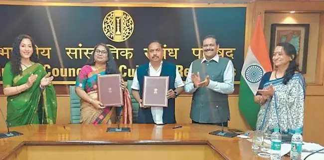 पारंपरिक कलाओं को बढ़ावा देने के लिए ICCR-AP सरकार का समझौता ज्ञापन पारंपरिक कलाओं को बढ़ावा देने के लिए ICCR-AP सरकार का समझौता ज्ञापन