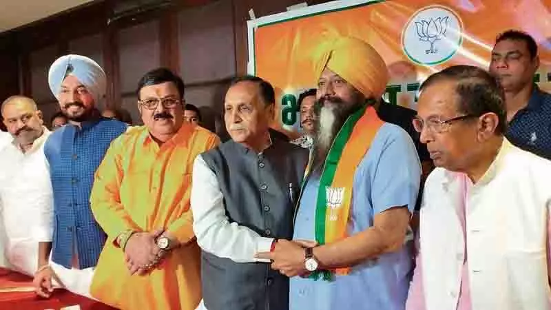 Punjab के पूर्व मंत्री सोहन सिंह ठंडल की अकाली दल में वापसी Punjab के पूर्व मंत्री सोहन सिंह ठंडल की अकाली दल में वापसी