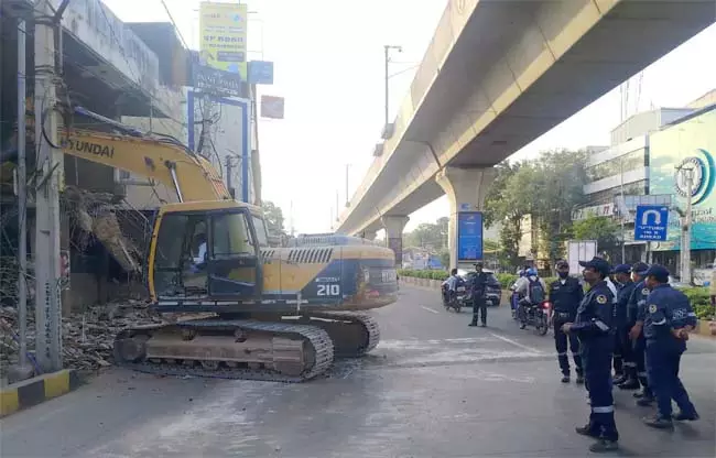 Telangana : हाइड्रा ने बेगमपेट में अतिक्रमण ध्वस्त किया Telangana : हाइड्रा ने बेगमपेट में अतिक्रमण ध्वस्त किया
