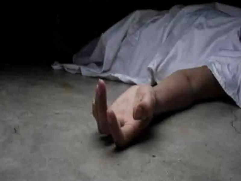 Dariya में फ्लेक्स बोर्ड ठीक कर रहे ठेकेदार की करंट से मौत Dariya में फ्लेक्स बोर्ड ठीक कर रहे ठेकेदार की करंट से मौत