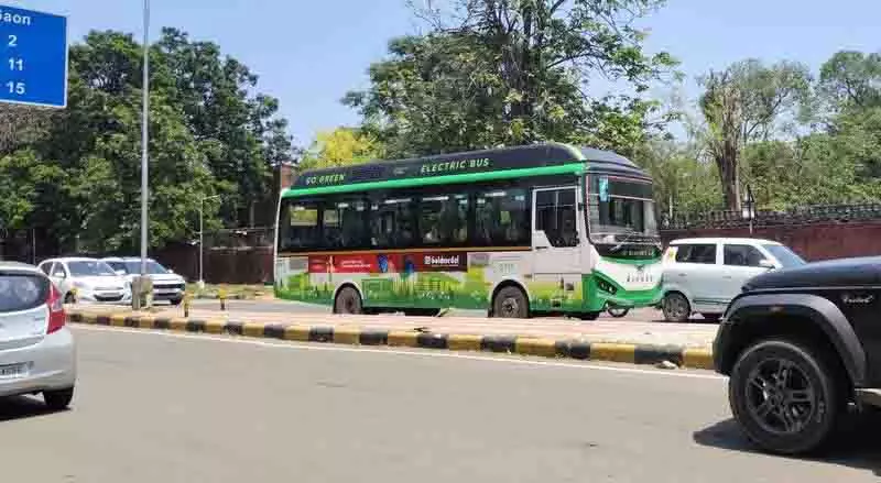 ई-बसों से Chandigarh प्रशासन को 3 साल में 28 करोड़ रुपये का ईंधन बचाने में मदद मिली ई-बसों से Chandigarh प्रशासन को 3 साल में 28 करोड़ रुपये का ईंधन बचाने में मदद मिली