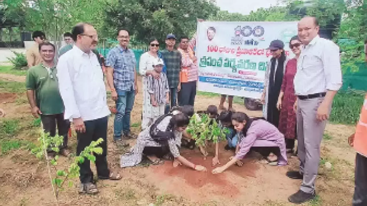 Telangana: पर्यावरण की रक्षा करना हमारा मौलिक कर्तव्य है Telangana: पर्यावरण की रक्षा करना हमारा मौलिक कर्तव्य है