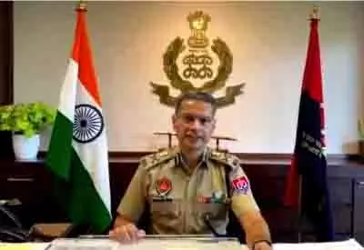 Punjab पुलिस ने सीमा पार से हथियार तस्करी के आरोप में दो लोग गिरफ्तार, आठ हथियार जब्त Punjab पुलिस ने सीमा पार से हथियार तस्करी के आरोप में दो लोग गिरफ्तार, आठ हथियार जब्त