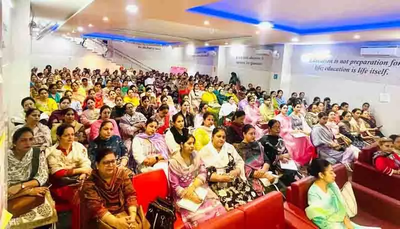 Amritsar: विश्व पर्यावरण दिवस पर 250 चैम्पियनों को प्रशिक्षित किया गया Amritsar: विश्व पर्यावरण दिवस पर 250 चैम्पियनों को प्रशिक्षित किया गया