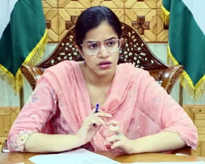 DC कुपवाड़ा ने पीएम सूर्य घर-मुफ्त बिजली योजना के तहत प्रगति की समीक्षा की DC कुपवाड़ा ने पीएम सूर्य घर-मुफ्त बिजली योजना के तहत प्रगति की समीक्षा की
