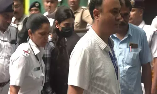 Calcutta HC ने विधि छात्रा शर्मिष्ठा पनोली को अंतरिम जमानत दी, पिता ने जताई खुशी Calcutta HC ने विधि छात्रा शर्मिष्ठा पनोली को अंतरिम जमानत दी, पिता ने जताई खुशी