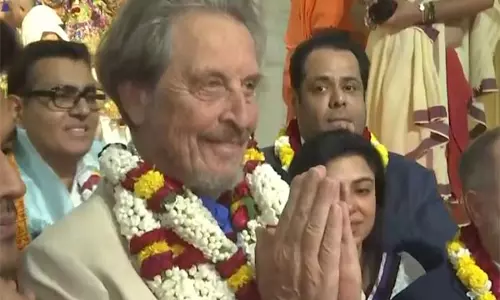 एलन मस्क के पिता ने Delhi के इस्कॉन मंदिर में पूजा-अर्चना की एलन मस्क के पिता ने Delhi के इस्कॉन मंदिर में पूजा-अर्चना की