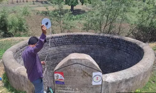 जलदूत एप्प से किया जा रहा जल-स्तर का सर्वेक्षण जलदूत एप्प से किया जा रहा जल-स्तर का सर्वेक्षण