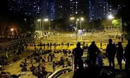 Up News: होटल बना देह व्यापार का अड्डा, पुलिस की छापेमारी, कर्मचारी फरार Up News: होटल बना देह व्यापार का अड्डा, पुलिस की छापेमारी, कर्मचारी फरार