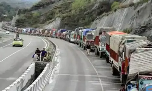 Jammu: जम्मू-श्रीनगर राष्ट्रीय राजमार्ग पर ट्रैफिक पूरी तरह से बहाल