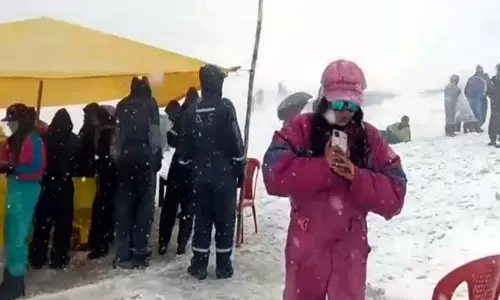 Himachal: जून के महीने में बर्फ से ढकीं वादियां Himachal: जून के महीने में बर्फ से ढकीं वादियां