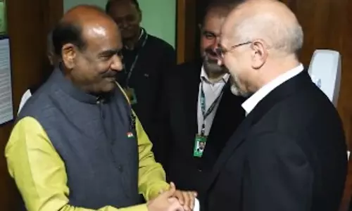 ओम बिरला ने ब्रिक्स फोरम में ईरान के स्पीकर से मुलाकात की, चाबहार बंदरगाह के जरिए कनेक्टिविटी बढ़ाने पर चर्चा हुई ओम बिरला ने ब्रिक्स फोरम में ईरान के स्पीकर से मुलाकात की, चाबहार बंदरगाह के जरिए कनेक्टिविटी बढ़ाने पर चर्चा हुई