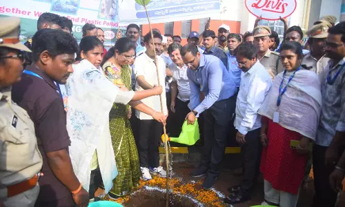 Vizag ने 1 लाख पौधे लगाकर और प्लास्टिक विरोधी अभियान चलाकर विश्व पर्यावरण दिवस मनाया