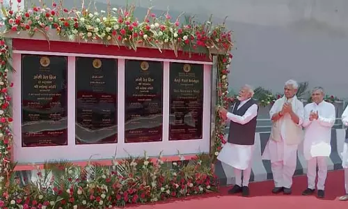 J&K : मोदी ने दुनिया के सबसे ऊंचे चिनाब पुल का उद्घाटन किया