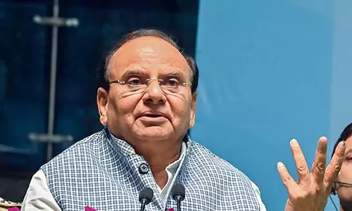 LG VK सक्सेना ने फ्लाईओवर के लिए 27 पेड़ों को काटने की अनुमति दी