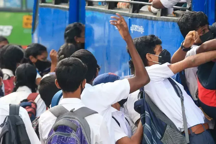 Kerala में छात्रों को दी जाने वाली यात्रा रियायतों की समीक्षा की जा रही Kerala में छात्रों को दी जाने वाली यात्रा रियायतों की समीक्षा की जा रही