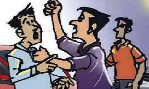 Gonda: डिजिटल बिजली ठेकेदार ने सहायक प्रबंधक को अगवा कर पीटा Gonda: डिजिटल बिजली ठेकेदार ने सहायक प्रबंधक को अगवा कर पीटा