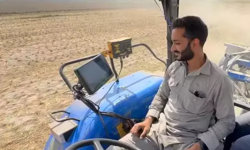 घरौंडा के किसान चालक रहित ट्रैक्टरों से कर रहे हैं जगह-जगह यात्रा घरौंडा के किसान चालक रहित ट्रैक्टरों से कर रहे हैं जगह-जगह यात्रा
