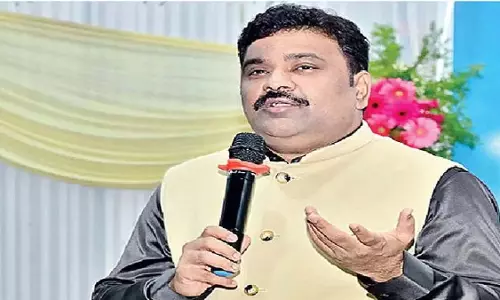 plastic का उपयोग कम करें और पर्यावरण की रक्षा करें: कलेक्टर plastic का उपयोग कम करें और पर्यावरण की रक्षा करें: कलेक्टर