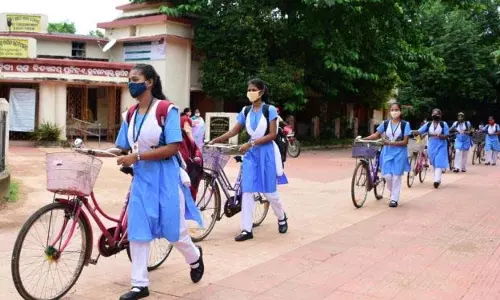 ओडिशा स्कूलों में छुट्टी के बाद कोविड एहतियात बरते जाएंगे ओडिशा स्कूलों में छुट्टी के बाद कोविड एहतियात बरते जाएंगे