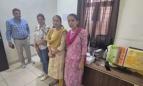 Sri Ganganagar: एडीजे ने किया सखी वन स्टॉप का निरीक्षण Sri Ganganagar: एडीजे ने किया सखी वन स्टॉप का निरीक्षण