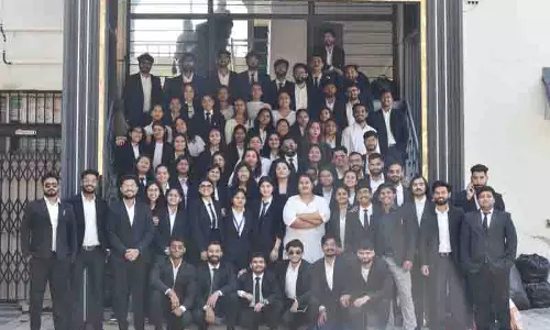 Himachal लॉ यूनिवर्सिटी ने स्नातक छात्रों को गर्व और खुशी के साथ विदा किया Himachal लॉ यूनिवर्सिटी ने स्नातक छात्रों को गर्व और खुशी के साथ विदा किया