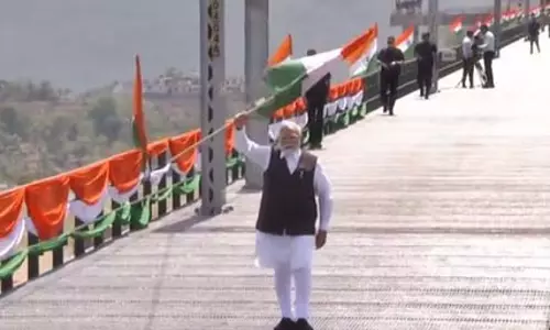 प्रधानमंत्री ने जम्मू-कश्मीर में दुनिया के सबसे ऊंचे रेल पुल का उद्घाटन किया प्रधानमंत्री ने जम्मू-कश्मीर में दुनिया के सबसे ऊंचे रेल पुल का उद्घाटन किया