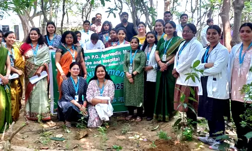 Farrukhabad: मेजर एसडी सिंह पीजी आयुर्वेद मेडिकल कॉलेज में किया गया वृक्षारोपण