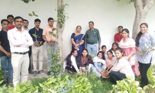 Farrukhabad: गंगा समग्र द्वारा घाटों पर चलाया गया स्वच्छता अभियान