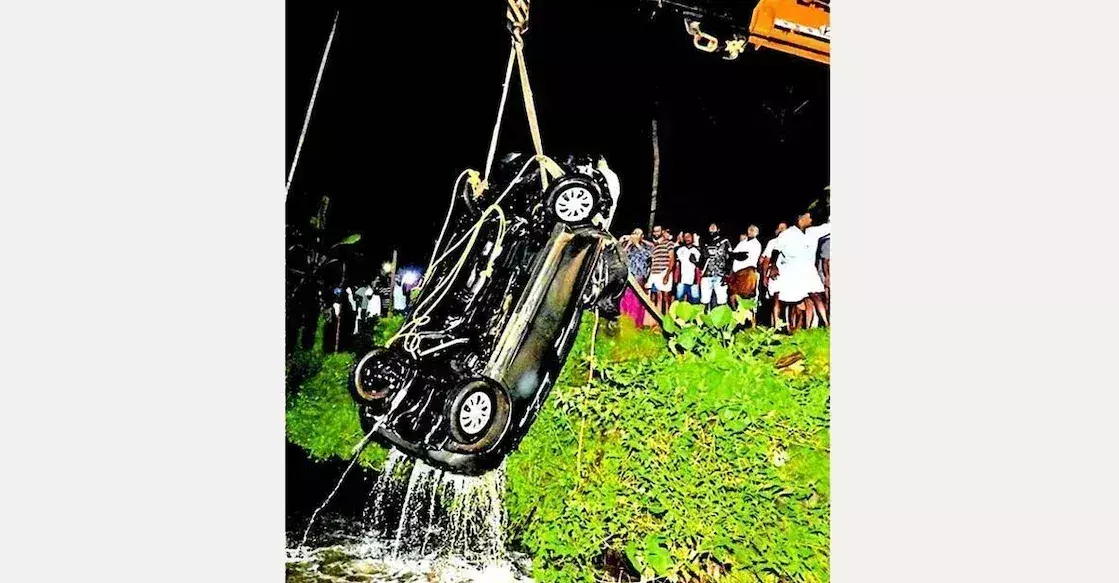 Kottayam में कार के तालाब में गिरने से 19 वर्षीय युवक की मौत