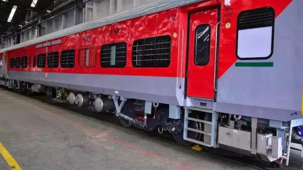 Dhanbad-LTT ट्रेन में 12 कोच, रेलवे ने घटाए किराये Dhanbad-LTT ट्रेन में 12 कोच, रेलवे ने घटाए किराये