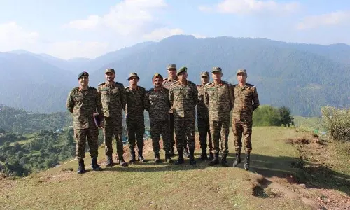 Jammu: उत्तरी सेना कमांडर ने स्ट्राइक वन कोर, ट्रांजिट कैंप का दौरा किया