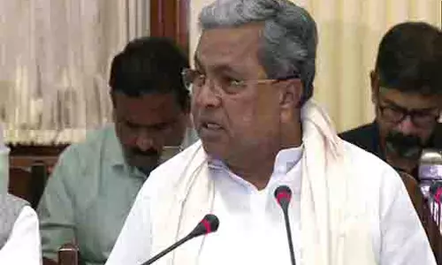 सामाजिक कार्यकर्ता स्नेहमयी कृष्णा ने कर्नाटक के मुख्यमंत्री, उपमुख्यमंत्री के खिलाफ शिकायत दर्ज कराई