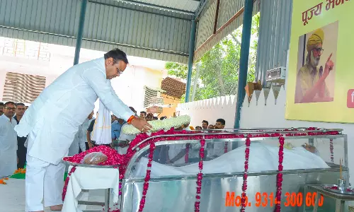 Jaipur: मुख्यमंत्री शर्मा ने स्व. भगवान सिंह रोलसाहबसर के अंतिम दर्शन किए Jaipur: मुख्यमंत्री शर्मा ने स्व. भगवान सिंह रोलसाहबसर के अंतिम दर्शन किए