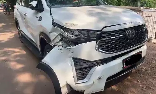 Bhubaneswar : मंत्री कृष्ण चंद्र पात्राकी दुर्घटना में बाल-बाल बची जान
