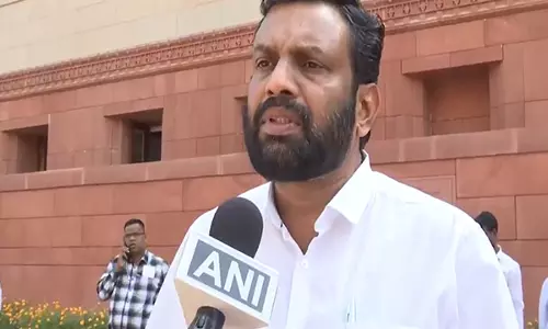 CPI MP ने राष्ट्रपति से की मांग, केरल के राज्यपाल को असंवैधानिक आचरण पर हटाने का आग्रह CPI MP ने राष्ट्रपति से की मांग, केरल के राज्यपाल को असंवैधानिक आचरण पर हटाने का आग्रह