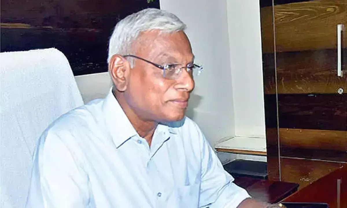 Andhra: अलापति ने एपी मीडिया अकादमी के अध्यक्ष का कार्यभार संभाला