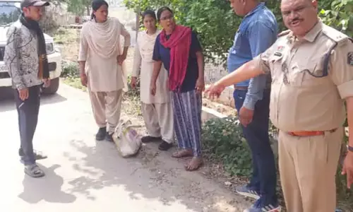 पति भाग निकला, पत्नी नशीली सिरप के साथ गिरफ्तार