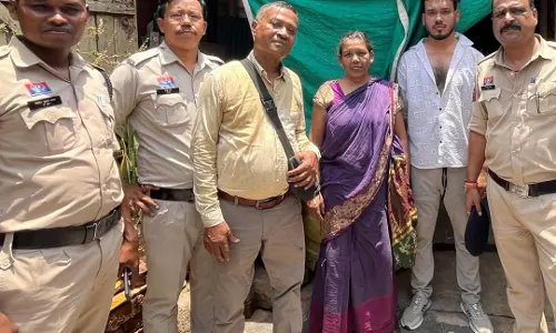 घर और दुकान में लगी आग, दो लोगों को सुरक्षित निकाला गया
