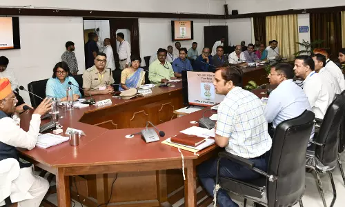 Jaipur: प्रदेश के राज्यपाल ने सिरोही में जिला स्तरीय समीक्षा बैठक