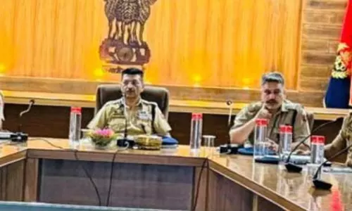 SSP जम्मू ने अपराध, सुरक्षा तैयारियों की समीक्षा की SSP जम्मू ने अपराध, सुरक्षा तैयारियों की समीक्षा की