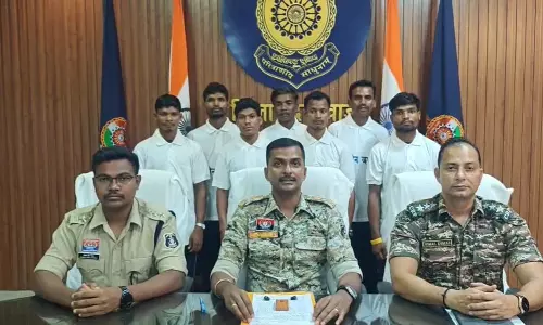 नक्सली अब घुटने टेकने को मजबूर