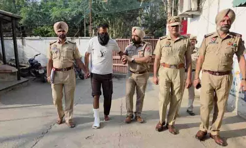 Chandigarh: पुलिस हिरासत से भागने की कोशिश में एक स्नैचर घायल