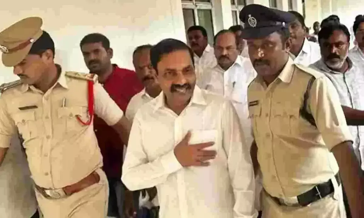Andhra: काकानी गोवर्धन रेड्डी को एक मामले में हिरासत में लिया गया