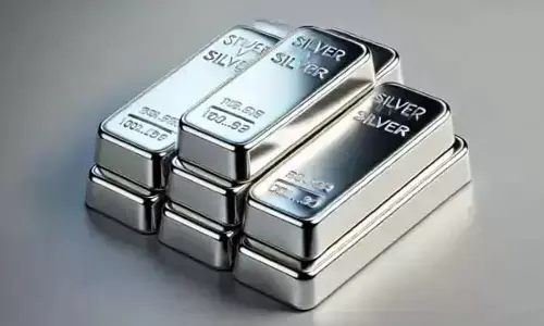 MCX पर चांदी की कीमत 1.06 लाख रुपये तक पहुंची - क्या तेजी जारी रहेगी? MCX पर चांदी की कीमत 1.06 लाख रुपये तक पहुंची - क्या तेजी जारी रहेगी?