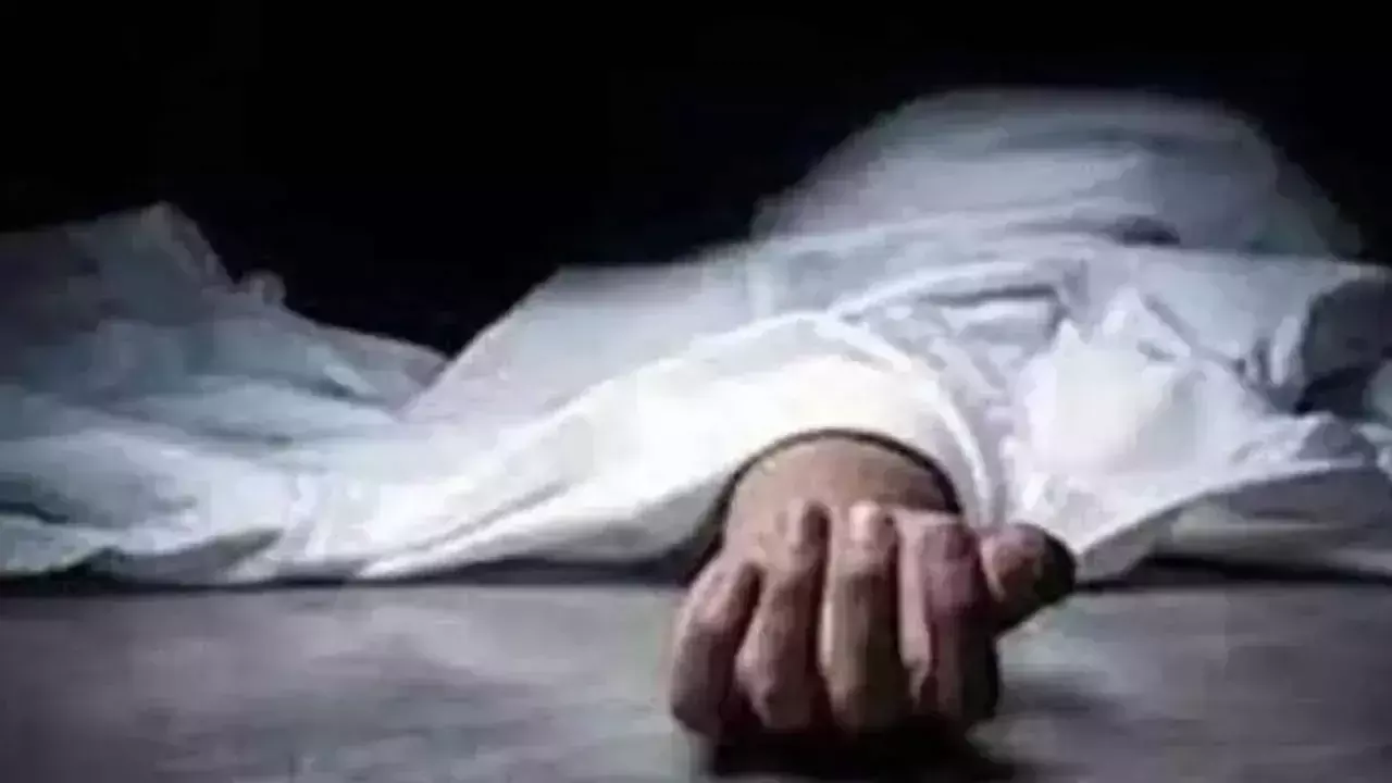 Telangana: घरेलू हिंसा के कारण महिला ने आत्महत्या कर ली Telangana: घरेलू हिंसा के कारण महिला ने आत्महत्या कर ली